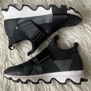 Sorel Kinetic Mesh Slip On Black Comfort Sneakers EUC Size 5